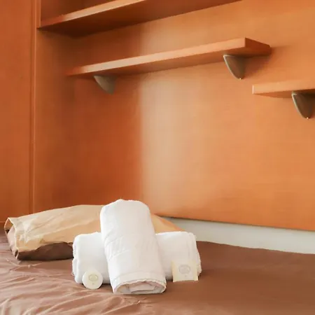 Apartament House Bay